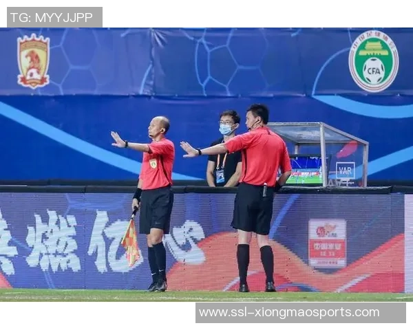 足球裁判关星的执法之路与职业生涯的精彩瞬间回顾